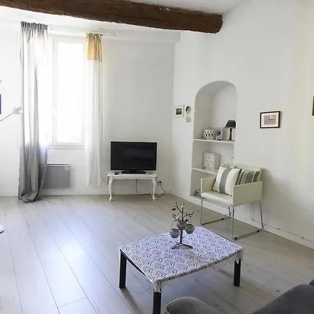 Apartman Great Flat In The Old Town Up To 4 *