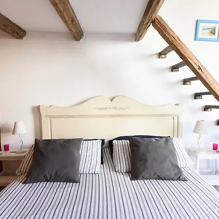 Great Flat In The Old Town Up To 4