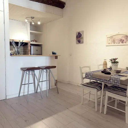 Great Flat In The Old Town Up To 4 Apartman Nizza